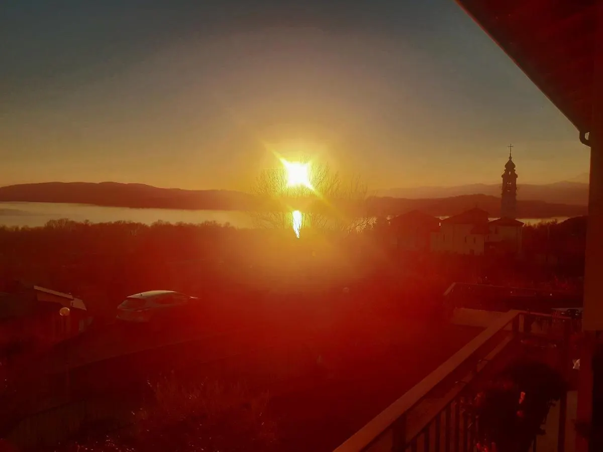 Tramonto Al Lago Gavirate Apartment